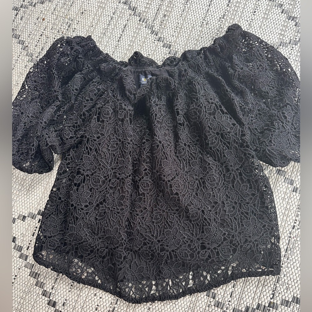 NWT Maeve Off the Shoulder Top with liner size XS